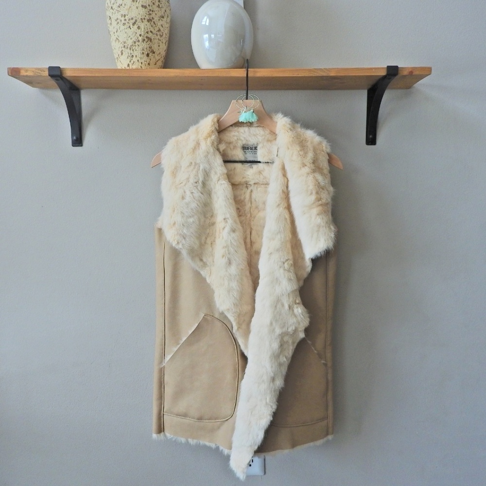 Zara trafaluc tan leather fur vest with pockets